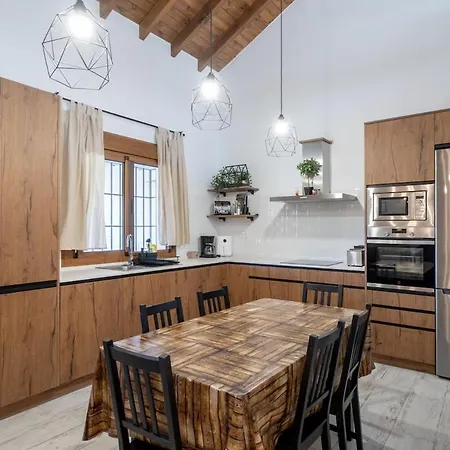 De Diseno Con Piscina Y Barbacoa Vakantiehuis Málaga