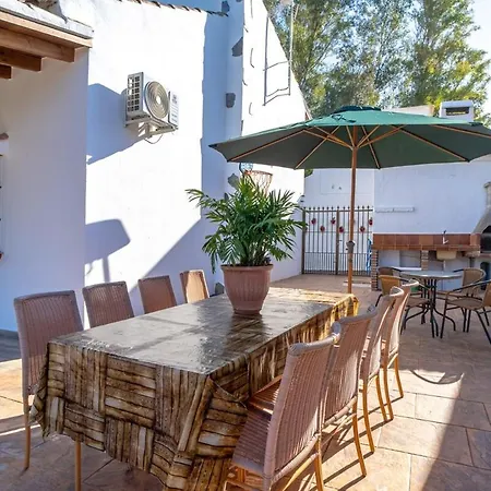 De Diseno Con Piscina Y Barbacoa Malaga