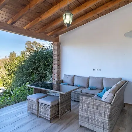 De Diseno Con Piscina Y Barbacoa Malaga