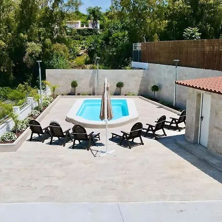 Holiday home De Diseno Con Piscina Y Barbacoa *